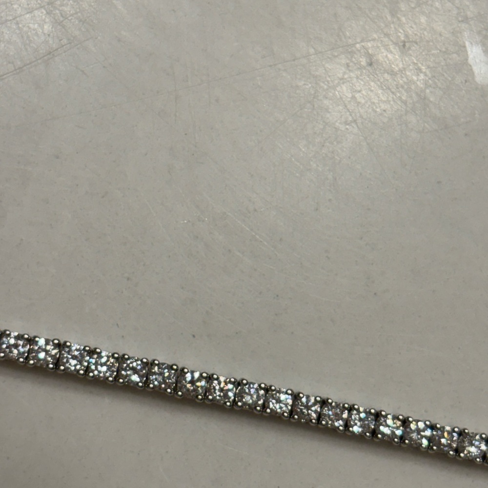 10k White Gold Lab Diamond Tennis Bracelet. EUC.